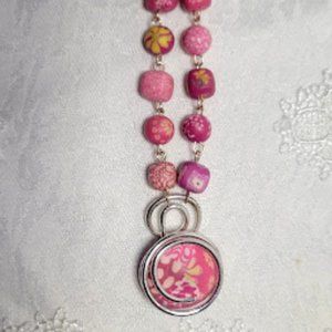 VIVA PINK PENDANT NECKLACE WITH PINK BEADS AND SILVER COLORED CHAIN W/2" EXTENDR